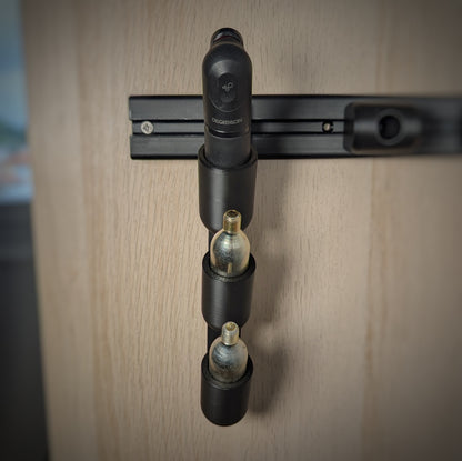 Uchwyt do przechowywania pompki rowerowej i nabojów CO₂