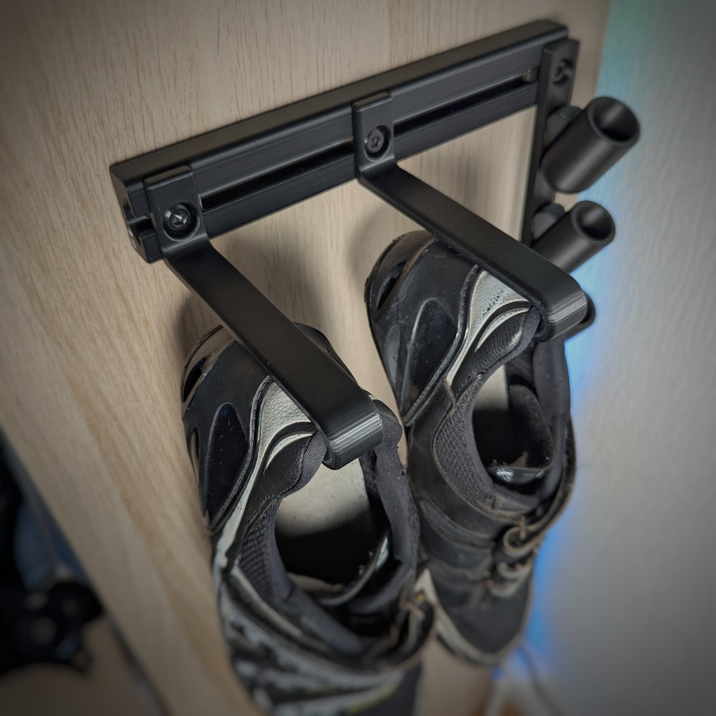 Aufbewahrungshalter für Fahrradschuhe – Modulare Befestigung