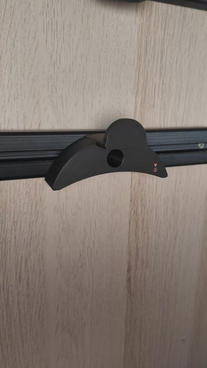 Support de rangement casque vélo - système MIPS